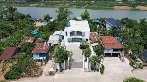 ផ្ទះលំហែរ បែបទំនើប ថ្មីស្រឡាង