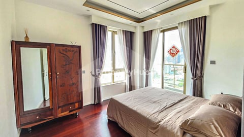 Penthouse for Rent – One Park Condominium