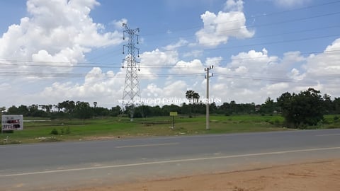 ដីលក់លើផ្លូវ51