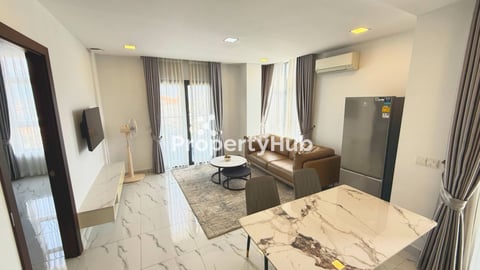 Modern and Spacious High Floor Apartment for Rent in Beoung Trobek