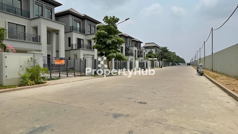 🏘 វីឡាទោល (Queen B II) ក្នុងបុរី ជីបម៉ុងលែន60ម ត្រូវការលក់បន្ទាន់ខ្លាំង