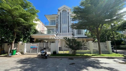 Villa for rent at Chip mong sen sok