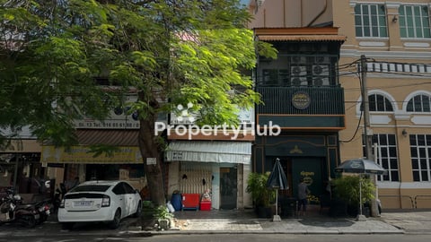Prime Investment Shophouse for Sale near Wat Phnom Daun Penh