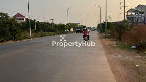 ដីលក់នៅជាប់ផ្លូវប៉េតុងទី1 ក្នុងសង្កាត់សាលាកំរើក ក្រុងសៀមរាប តម្លៃក្រោមទីផ្សារ