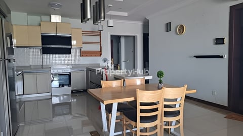 Apartment on the Mekong River, (Chroy Changvar, nice river view)