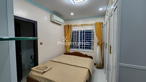 2 beds, 2 baths, Tuol Sleng