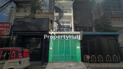 Rare Investment Opportunity 3 Storey Shophouse For Sale in BKK1 Street 282