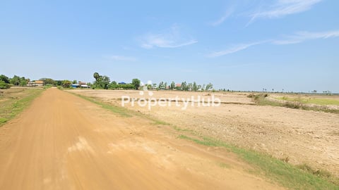 ដីលក់បន្ទាន់ក្រោមទីផ្សារនៅជិតផ្សារឱត្តុង