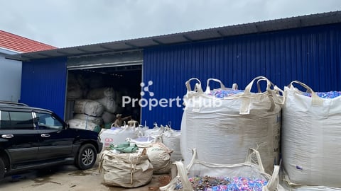 ឃ្លាំងនិងដីលក់មានចំណូលស្រាប់