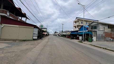 ដីលក់លើផ្លូវ2011 នៅឈូកវ៉ា1