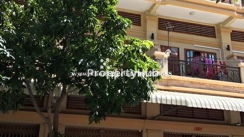 ផ្ទះល្វែងបុរីពិភពថ្មីគីឡូលេខ៦ជិត CTN