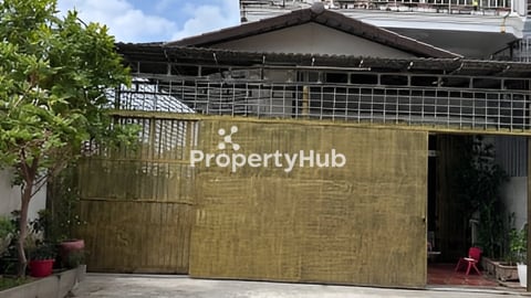 ផ្ទះលក់បន្ទាន់ ចន្លោះកណ្តាលស្ពានក្បាល់ថ្នល់និង អុីអ៊ន3