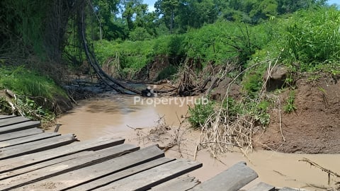 Land for Sale (លក់បន្ទាន់) ចរចារ