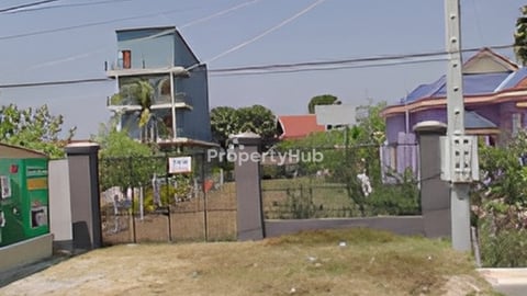 ដីសំរាប់លក់ ឬ ជួល ផ្លូវ130 ទល់មុខហាងម្លប់ដើមស្នាយ