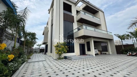 6 Bedroom Pool Villa for Rent in Phnom Penh Thmey 