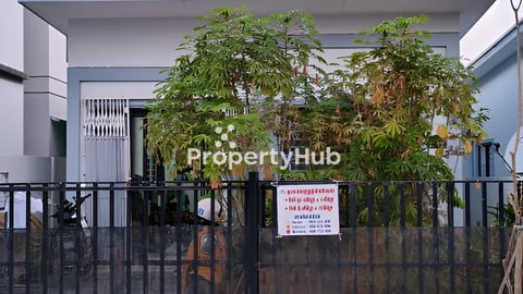 ផ្ទះលក់នៅក្នុងបុរី HM Lucky Home