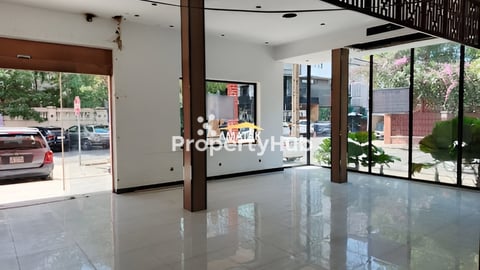 ផ្ទះកែងលក់នៅដូនពេញ