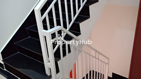 ផ្ទះលក់ ឬជួលនៅលើផ្លូវធំចូលបុរី ផ្លូវលេខ 2 ក្នុងបុរី គួរស្រូវ2 ​(អាចបើកអាជីវកម្ម ឫការិយាល័យបាន)