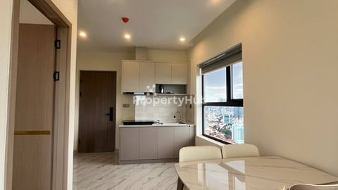 1 BR, 1 Bathroom Move in now!!!!