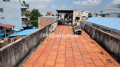 ផ្ទះលក់មានប្លង់រឹងនៅ Ruessei kaev