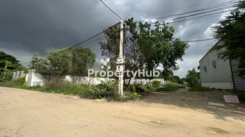 ដីកែងលក់ 20x30 (សង្កាត់ក្រាំងធ្នង់)