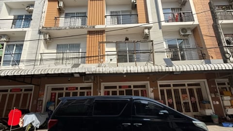 Townhouse for rent near Red lartren