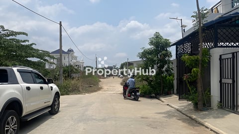 វីឡាភ្លោះលក់