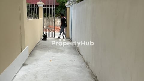 ផ្ទះល្វែងថ្មីស្អាតៗ និងធំទូលាយ 2ល្វែងជាប់គ្នាសម្រាប់លក់ បន្ទាន់ក្នុងភ្នំពេញជាន់ផ