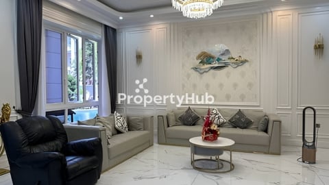 វីឡាឃ្វីនកែង មានអាងហែល លក់ឬជួល