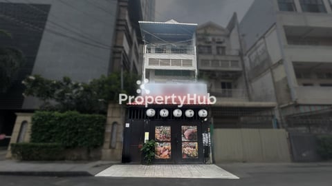 Strategic 3 Storey Commercial Shophouse for Rent Core BKK1 Street 288