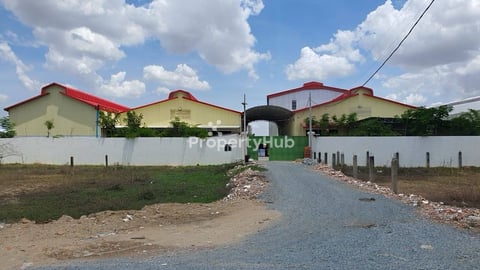 ឃ្លាំងសម្រាប់លក់ខណ្ឌសែនសុខ/Warehouse For Sale Khan Sensok