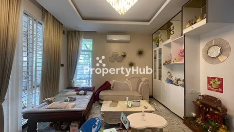 វិឡាភ្លោះ កែងផ្លូវធំ សម្រាប់លក់