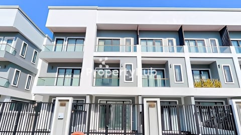 ផ្ទះវីឡាកូនកាត់ លក់បន្ទាន់តម្លៃពិសេស