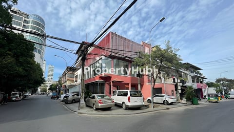 ផ្ទះកែងសម្រាប់ជួល នៅសង្កាត់ចតុមុខ |  Corner House for Rent in Sangkat Chaktomok