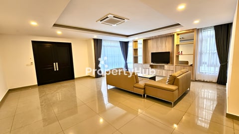 🏠វីឡាឃ្វីនកែងសម្រាប់ជួល នៅក្នុងបុរីជីបម៉ុងលែនម៉ាក៦០ម៉ែត្រ