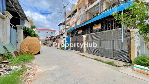 🏘 ផ្ទះល្វែង នៅជិតផ្សារចំរើនផល ត្រូវការលក់បន្ទាន់ខ្លាំង