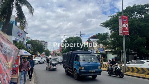 Modern Warehouse for Rent on Street 271