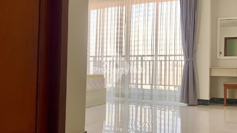 🏢 Studio Apartment with Separate Kitchen for Rent close to Russian Market