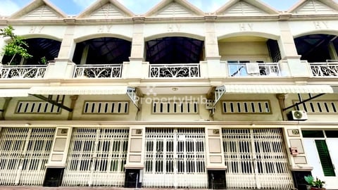 💥ផ្ទះល្វែង លក់បន្ទាន់ខ្លាំង! តម្លៃក្រោមទីផ្សារខ្លាង! នៅម្តុំទួលសង្កែ (Code: F-0