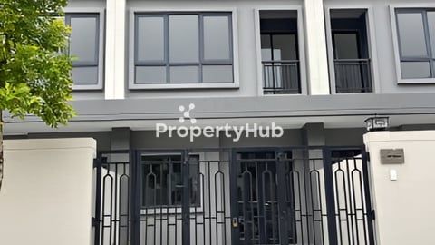 វីឡាកូនកាត់LAសម្រាប់លក់ បន្ទាន់ខ្លាំង នៅជីបម៉ុងហ្រ្គេនភ្នំពេញ