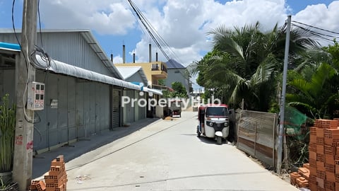 បន្ទប់ជួលសម្រាប់លក់ ក្នុងតំបន់រោងចក្រ ទីប្រជុំជន ជ្រកចូលទល់មុខផ្សាទឹកថ្លា ចុះពីផ