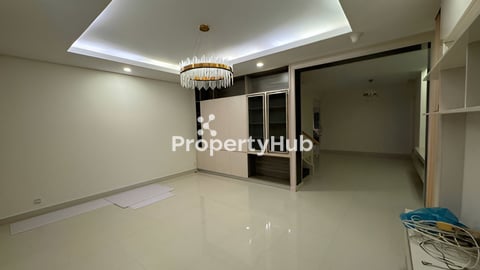 វីឡាភ្លោះB សម្រាប់លក់ នៅបុរីប៉េងហួតបឹងស្នោរ