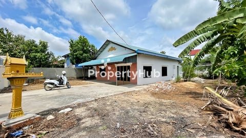 🏘 ដី និងផ្ទះ នៅជិតផ្សារព្រែកហូរ ក្រុងតាខ្មៅ ត្រូវការលក់បន្ទាន់ខ្លាំង