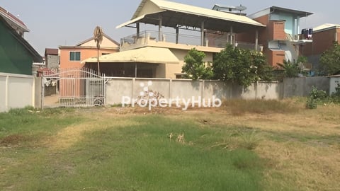 ដីធំសម្រាប់ធ្វើឃ្លាំង