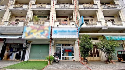 ផ្ទះមួយល្វែងជួល នៅក្រោយបាក់ទូក