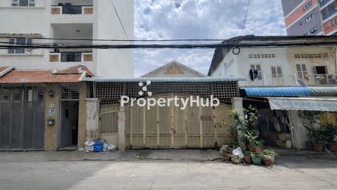 House and Land For Sale along Street 454 just 200m away from Russian Market