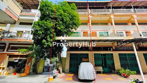 🏘 ផ្ទះល្វែង (ខាង) នៅជិតផ្សារប៉េសេ ត្រូវការលក់បន្ទាន់ខ្លាំង