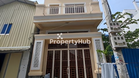 ផ្ទះលក់ នៅមុខវត្តក្រាំងធ្នង់ ជិតផ្លូវធំ2011ក្រាំងធ្នង់