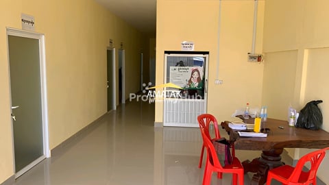 ដី មានឃ្លាំងសម្រាប់លក់