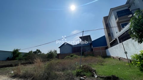 ដីសំរាបលក់បន្ទាន់ ទីតាំងក្បែរបុរីមហាសែនសុខ ចុះពីផ្លូវ105K បន្តិច